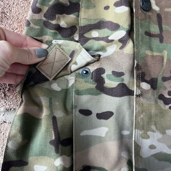 5.11 TACTICAL SERIES | Green pleated cargo belt loop camouflage wrap kilt - Picture 5 of 6